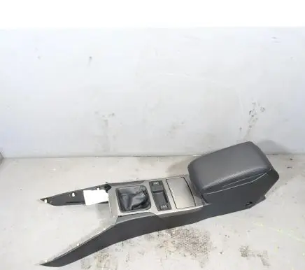 Subaru Legacy Center console