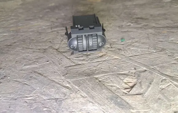 Volkswagen Golf V Headlight level height control switch 1K0941333A