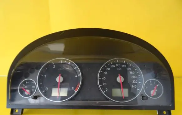 Ford Mondeo Mk III Speedometer (instrument cluster) 13S7T10849GC