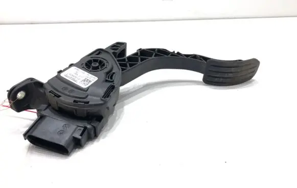 Volvo V60 Accelerator throttle pedal 31329057
