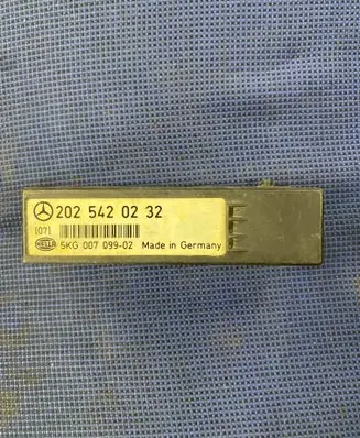 Mercedes-Benz C W202 Other control units/modules 2025420232 5KG00709902