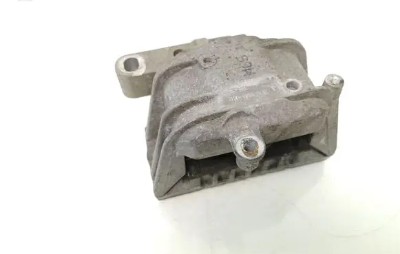 Volkswagen PASSAT B6 Engine mount bracket 1K0199262P