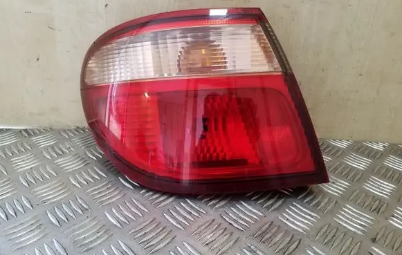 Nissan Almera N16 Rear/tail lights E139673