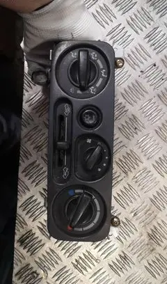 Mitsubishi Pajero Sport I Climate control/heater control trim mr36055e