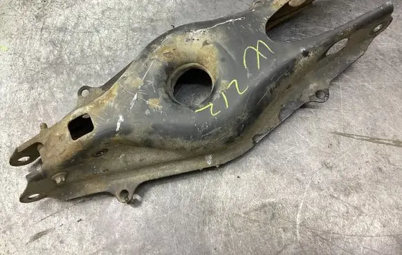 Mercedes-Benz E W212 Rear upper control arm/wishbone A2043520888
