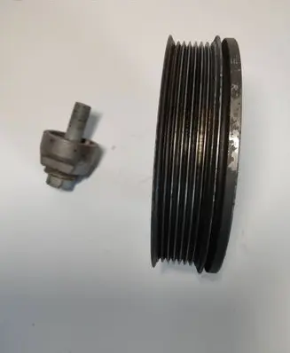 Nissan X-Trail T31 Crankshaft pulley YDKK1