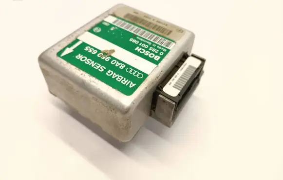 Audi A4 S4 B5 8D Airbag control unit/module 8A0959655 0285001085