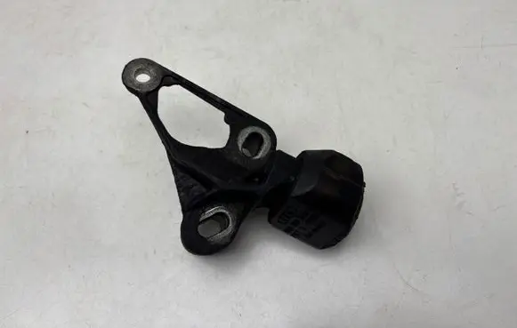 Audi A4 S4 B8 8K Engine mount bracket 8K0199339D