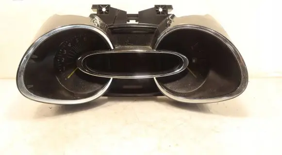 Renault Clio IV Clock 