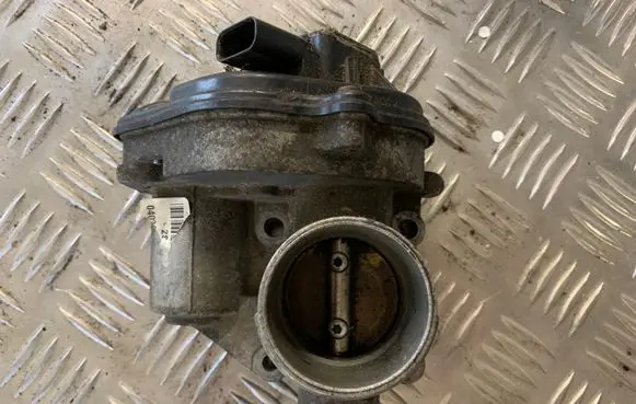Ford Focus Throttle valve VP2S6U9E927F
