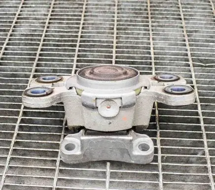 Land Rover Range Rover Evoque L538 Engine mount bracket EJ327M121AD
