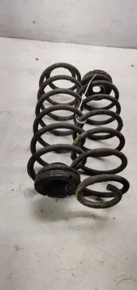Volkswagen Polo IV 9N3 Rear coil spring