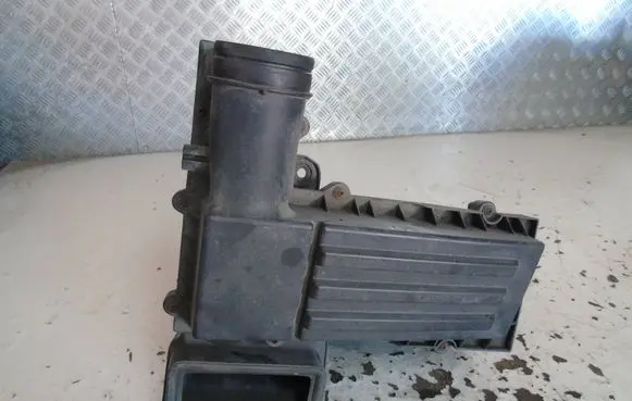 Volkswagen Tiguan Air filter 