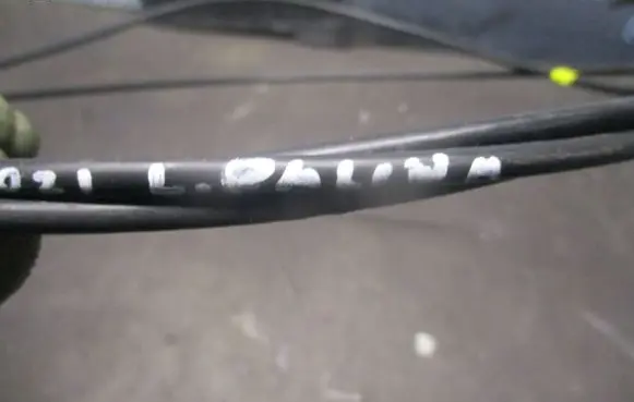 Toyota Sienna XL20 II Fuel cap flap release cable 