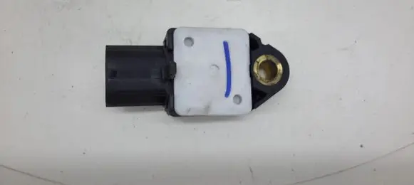 Toyota Auris 150 Airbag deployment crash/impact sensor 8983102080 1837292353