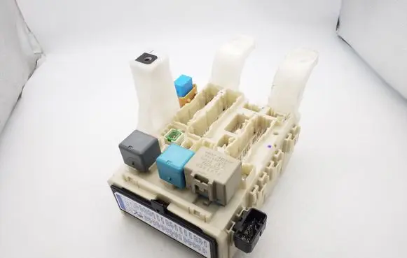 Toyota Prius (XW20) Power management control unit 8273047300