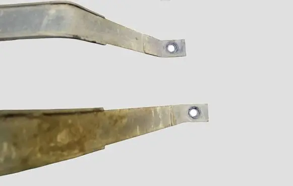 KIA Sportage Fuel tank mounting bracket