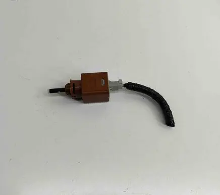 Nissan Qashqai J12 Brake pedal sensor switch 253206PA1A