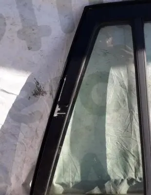 Toyota RAV 4 (XA20) Rear vent window glass 