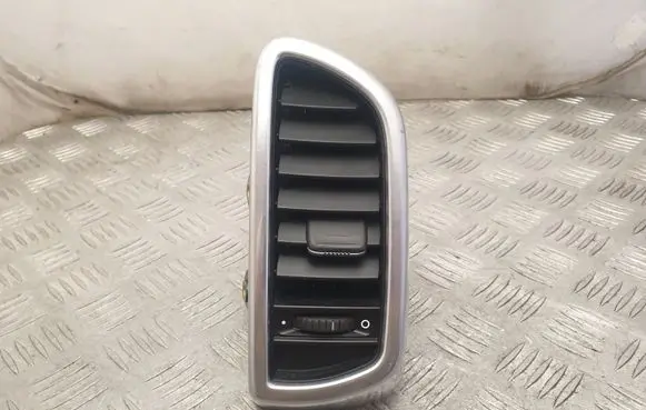 Porsche Cayenne (92A) Dashboard air vent grill cover trim 7P5819703