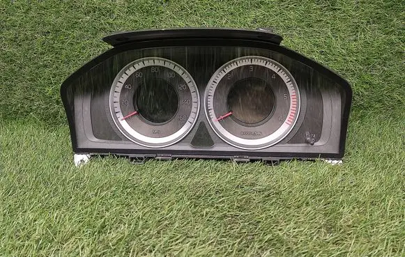 Volvo XC60 Speedometer (instrument cluster) 31343330AA 69799630U