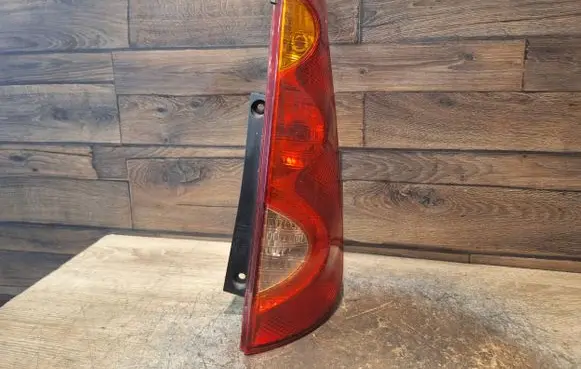 Nissan Note (E11) Rear/tail lights 22016752