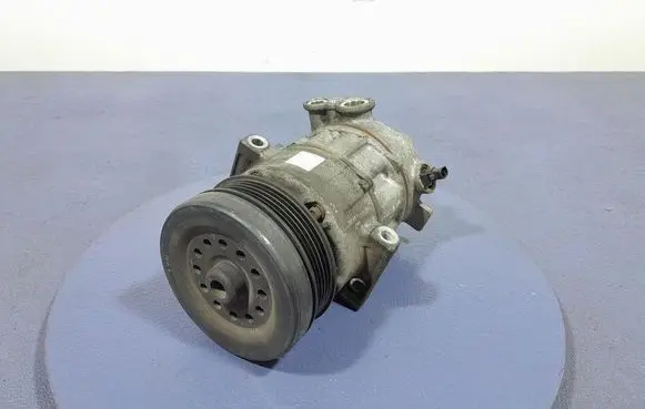 Opel Corsa E Air conditioning (A/C) compressor (pump) 55701200