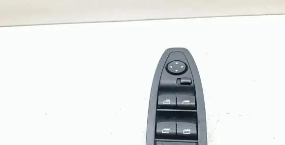BMW 1 F20 F21 Electric window control switch 9208110