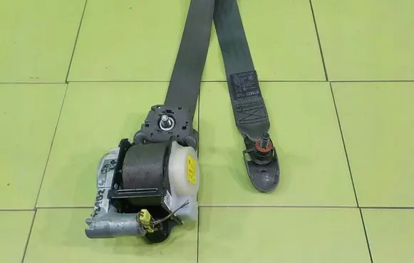 SsangYong Rodius Front seatbelt 746212100X BEZPIECZENSTWA