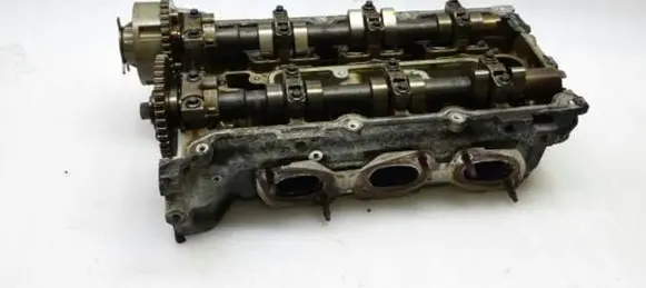 Jaguar X-Type Engine head C2S15162