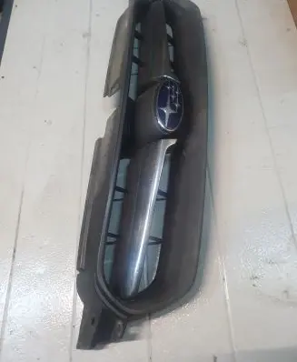 Front bumper upper radiator grill