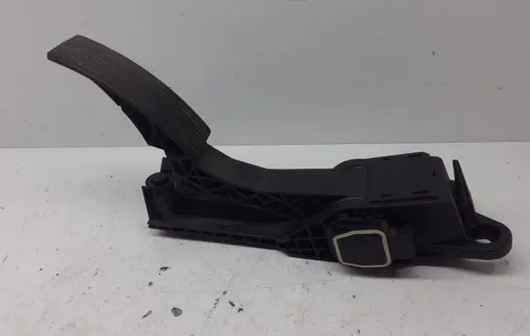 Mercedes-Benz ML W164 Accelerator throttle pedal A1643000004