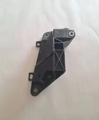 Chrysler Pacifica Radiator support slam panel bracket 68292238AB