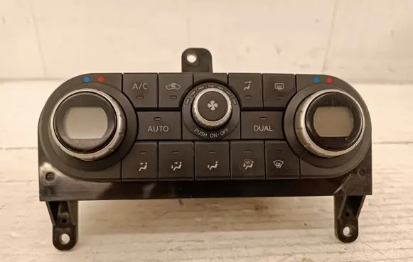 Nissan Qashqai Climate control unit 27500BR45B