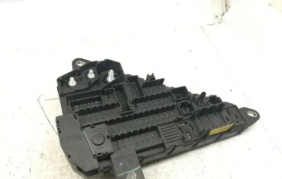 BMW 5 E60 E61 Fuse module 690658806