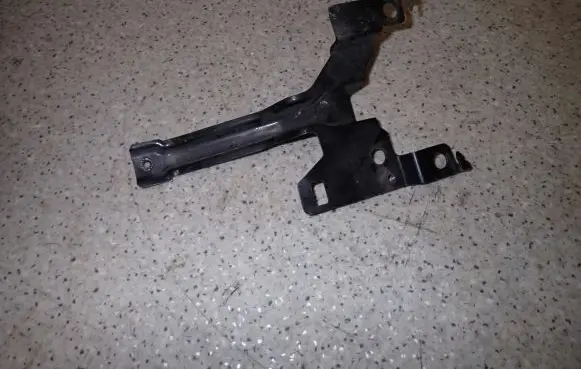 Mazda CX-7 Front bodywork piece 