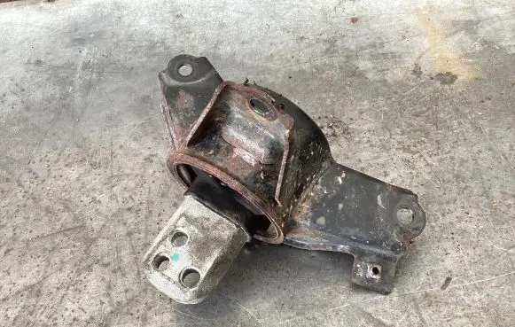 KIA Ceed Engine mount bracket 07110422
