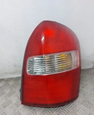 Mazda 323 F Rear/tail lights