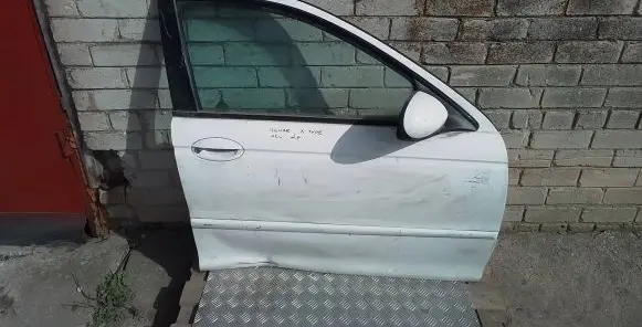 Jaguar X-Type Front door