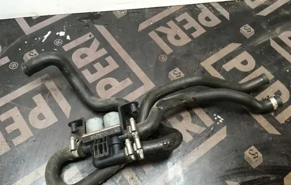 BMW X5 E53 Coolant heater control valve 6411690665203 041203N147412159