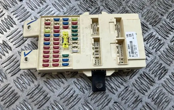 SsangYong Rexton Fuse box set 821903601