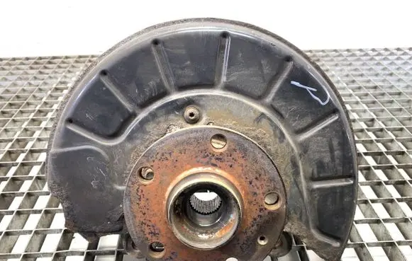Volkswagen PASSAT B7 Front wheel hub spindle knuckle 