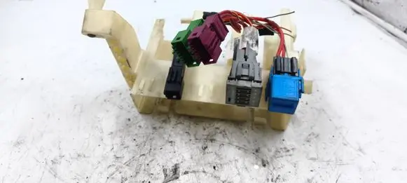 BMW 5 E60 E61 Engine control unit holder