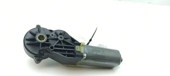 Mercedes-Benz C W203 Seat adjustment motor 0390203209