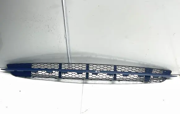 Mercedes-Benz E W211 Dash center air vent grill A2118850423