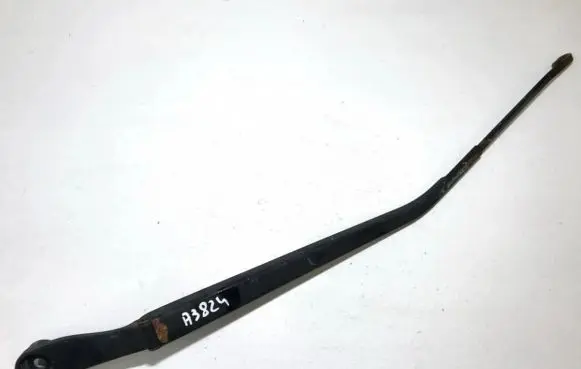 KIA Cerato Front wiper blade arm b9670