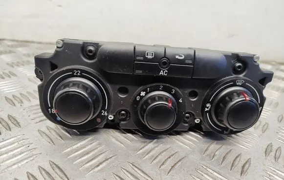 Seat Altea XL Climate control unit 5P0820047K