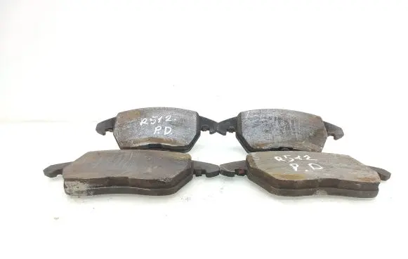 Volkswagen Caddy Brake pads (front) 