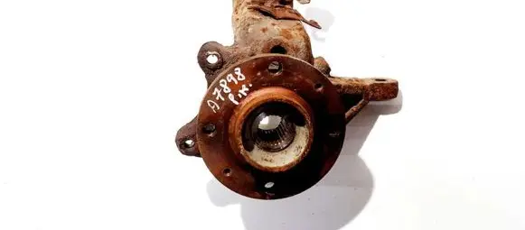 Citroen Xsara Front wheel hub