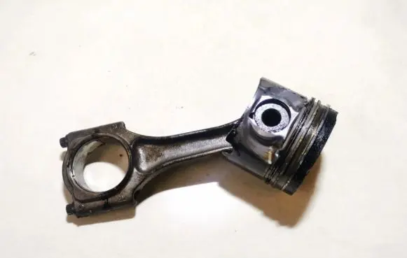 Opel Vectra B Piston with connecting rod